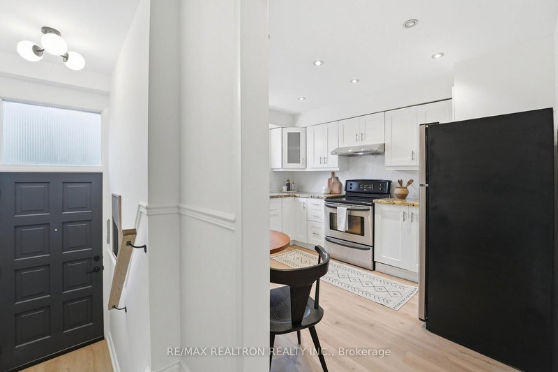 39 - 39 The Carriage Way, Markham, L3T 4V1 | Image 3