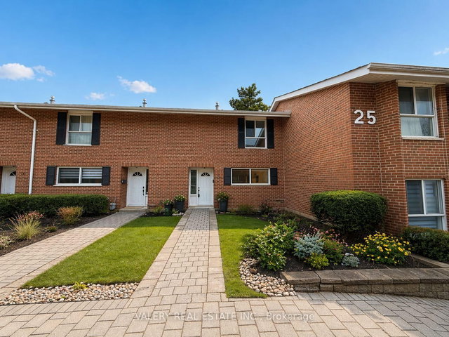 4 - 25 Romfield Circuit