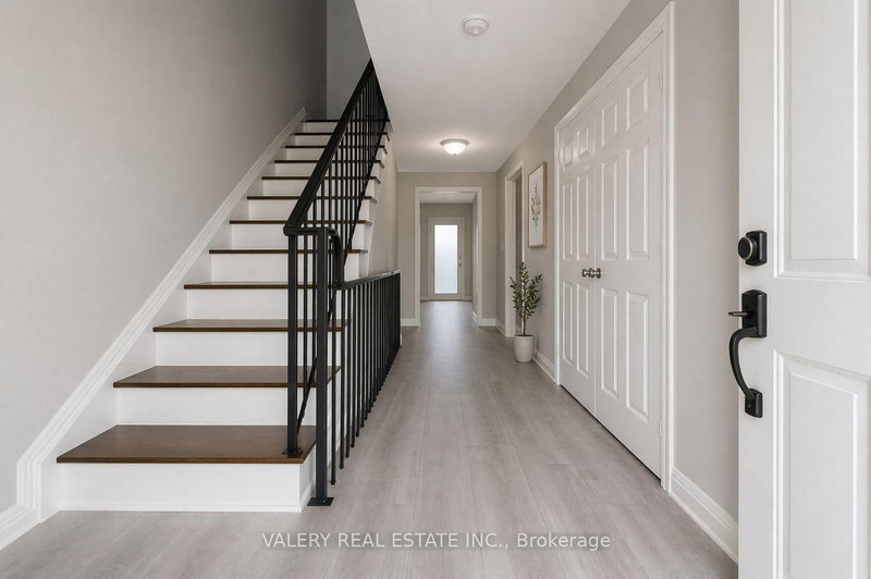 4 - 25 Romfield Crct, Markham, L3T 3H4 | Image 2