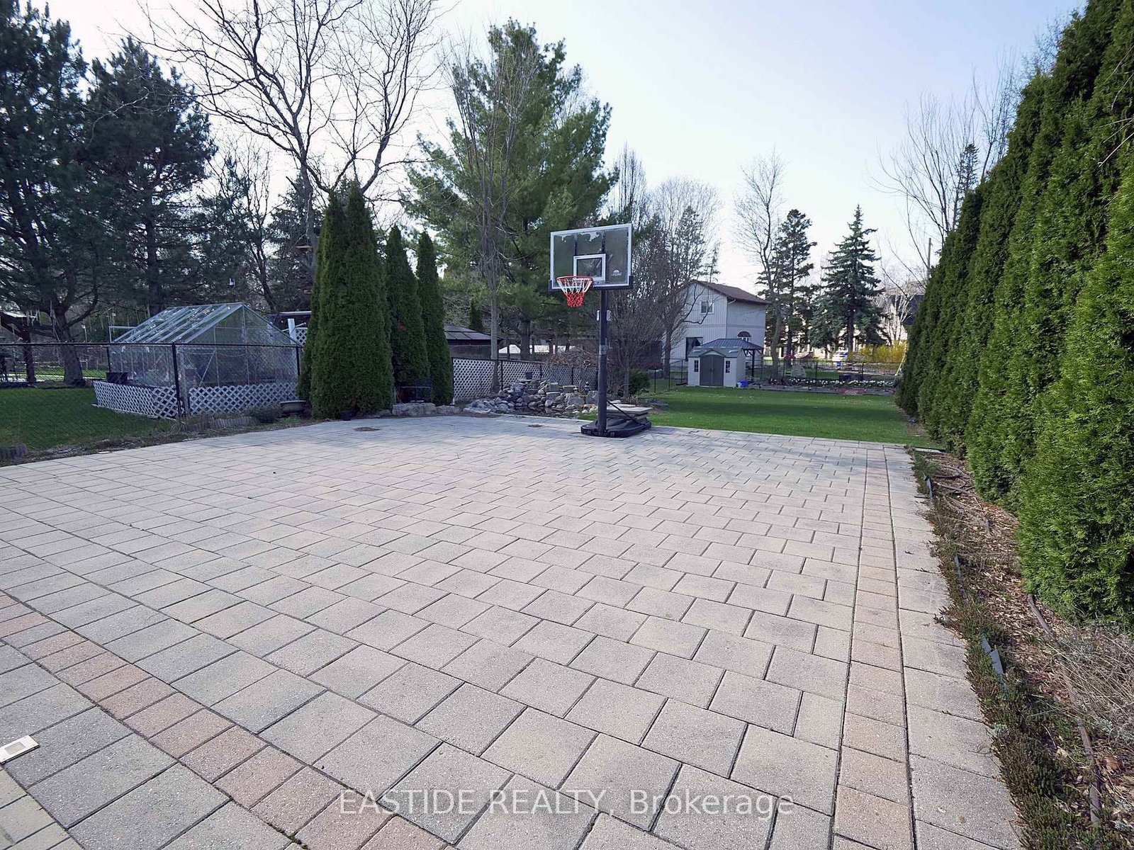 346 Castan Avenue - Photo 32