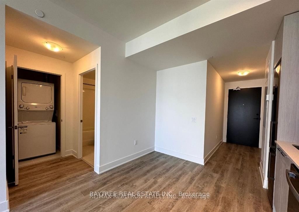 185 Deerfield Road • #1205 • Newmarket, ON photo 3