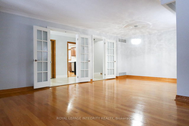 #1 (upper) - 56 Francis Street