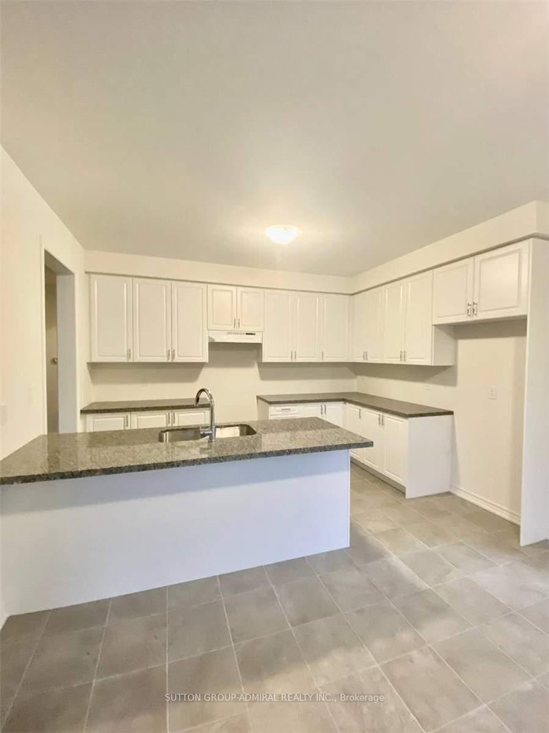 333 Danny Wheeler Blvd, Georgina, L4P 0K1 | Image 3