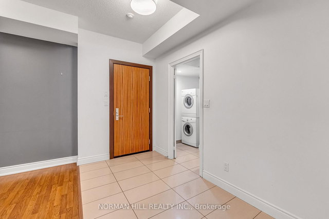 211 - 60 South Town Centre Boulevard