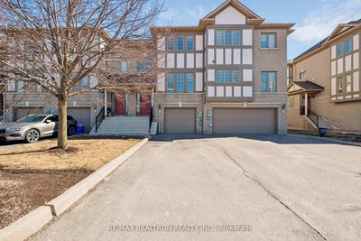 5 - 8909 BATHURST St | Richmond Hill | Image
