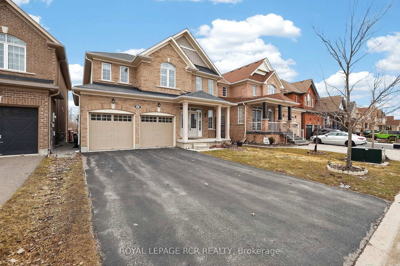 82 Lampkin St, Georgina, L0E 1R0 | Image 2