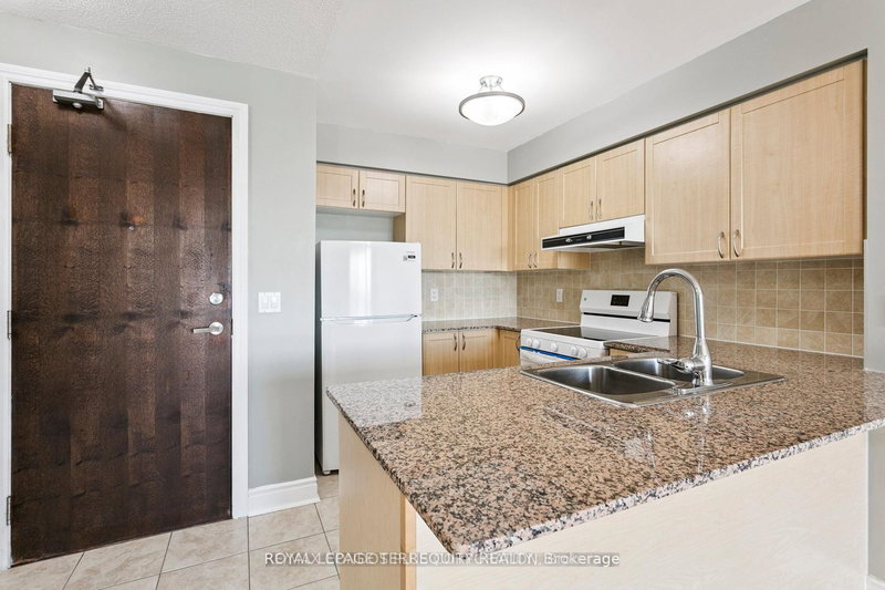 1202 - 7 N Park Rd, Vaughan, L4J 0C9 | Image 3