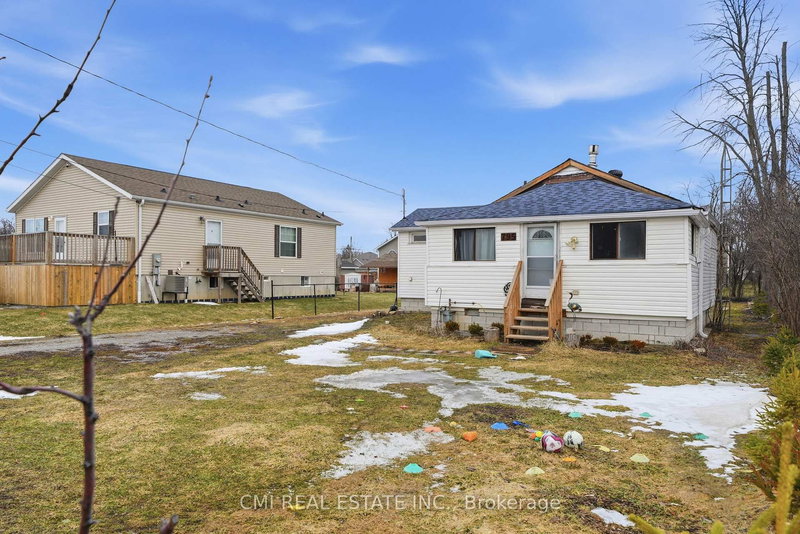 795 Third Ave, Georgina, L0E 1S0 | Image 3