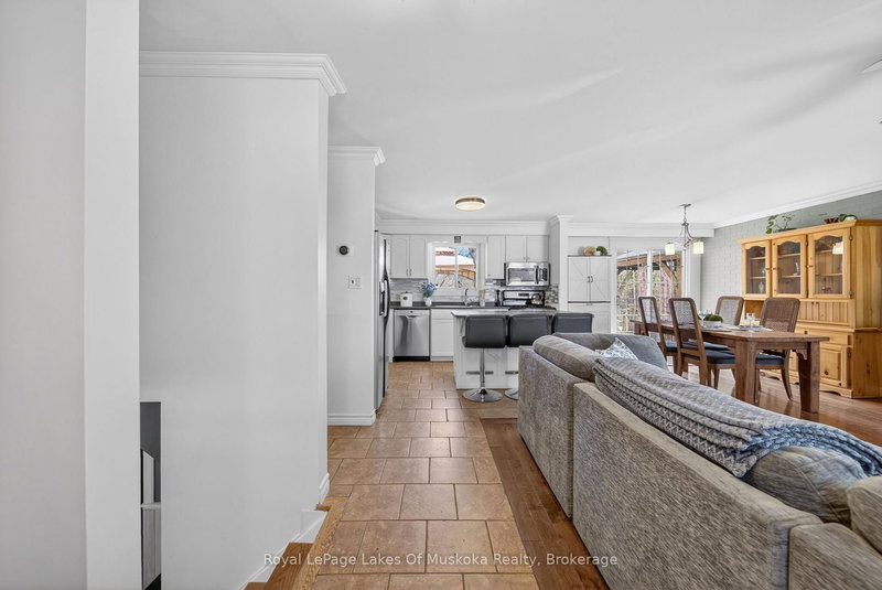 271 Lakeland Cres, Brock, L0K 1A0 | Image 2