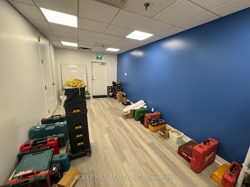 23 - 160 Applewood Cres, Vaughan, L4K 4H2 | Image 3