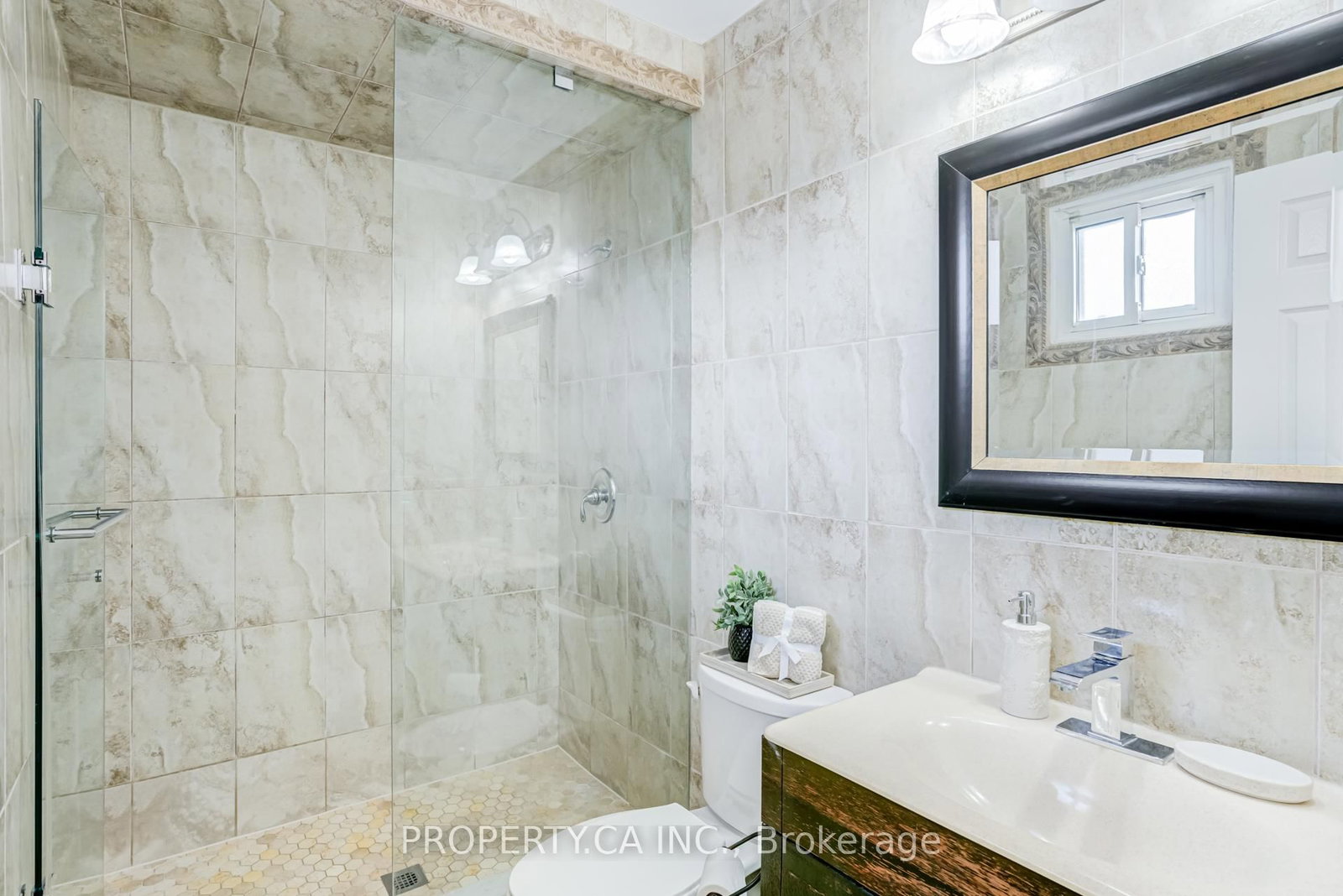 Detached House for sale at 150 Brookmill Drive, Vaughan, Ontario, L4J 6M2 - Brownridge - MLS: N13021580