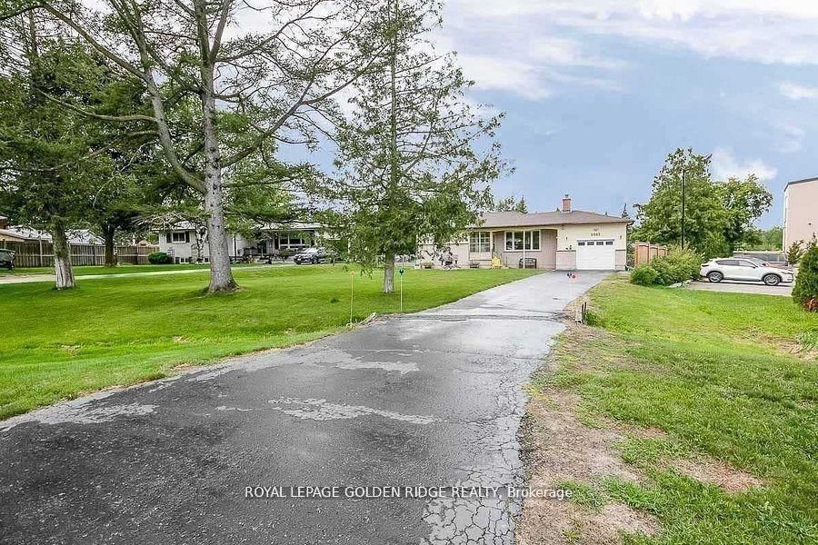 2082 Lea Road • Innisfil, ON photo 1