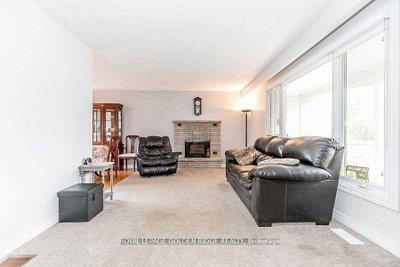 2082 Lea Road • Innisfil, ON photo 2