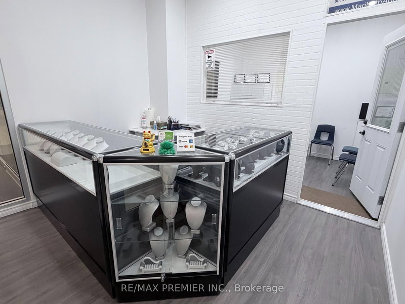 203 - 7181 Yonge St, Markham, L3T 0C7 | Image 2