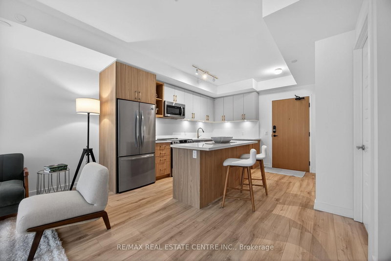 262 - 333 Sunseeker Ave, Innisfil, L9S 0R6 | Image 2