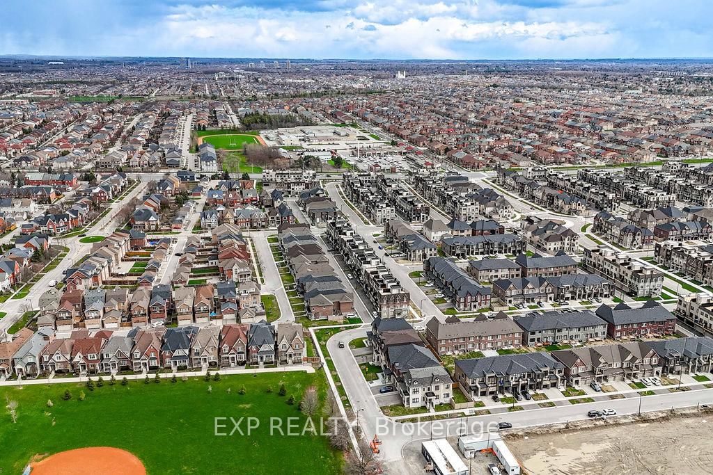 Townhouse for sale at 69 Freeman Williams Street, Markham, Ontario, L6C 3K4 - Angus Glen - MLS: N13021992