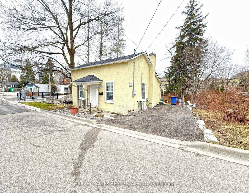 83 Temperance St, Aurora, L4G 2R1 | Image 2