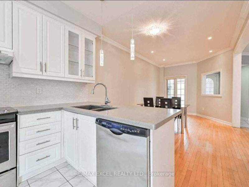 79 Greensboro Dr, Markham, L3R 0V5 | Image 2