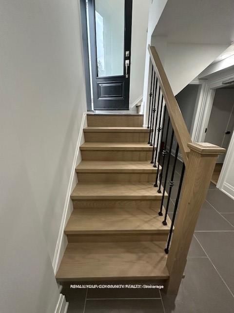 12 Kemano Road, Unit Bsmt - Photo 8