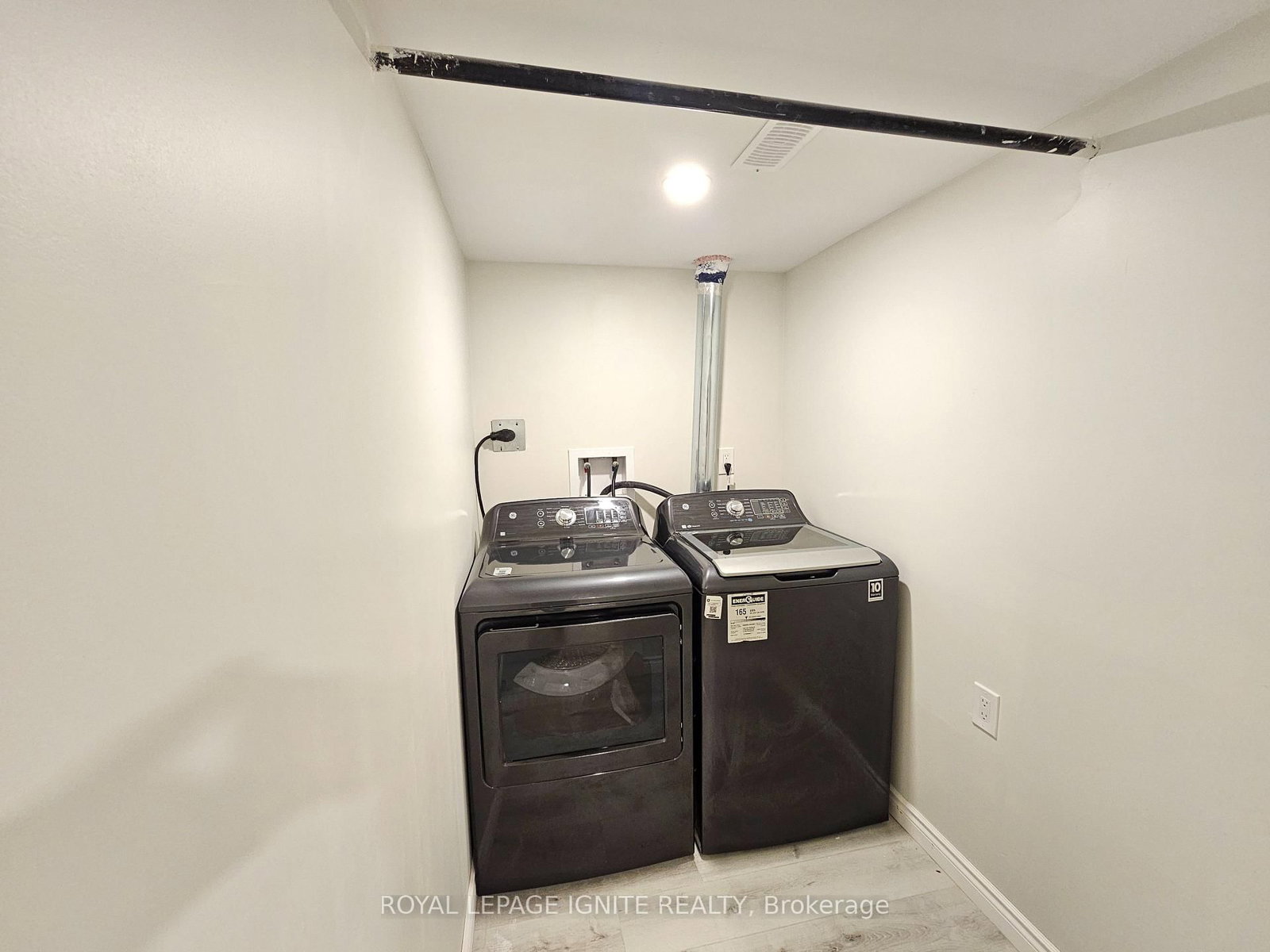 669 Sweetwater Crescent, Unit Bsmt - Photo 11