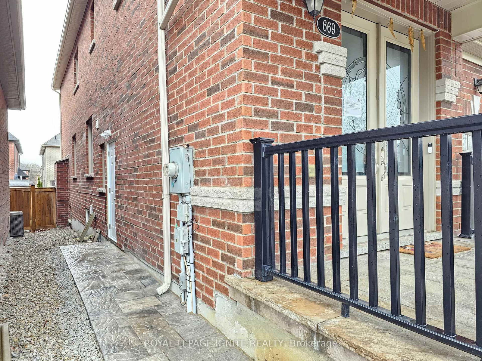 669 Sweetwater Crescent, Unit Bsmt - Photo 2