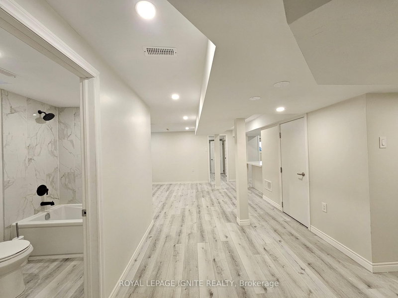 Bsmt - 669 Sweetwater Cres, Newmarket, L3X 0H6 | Image 3