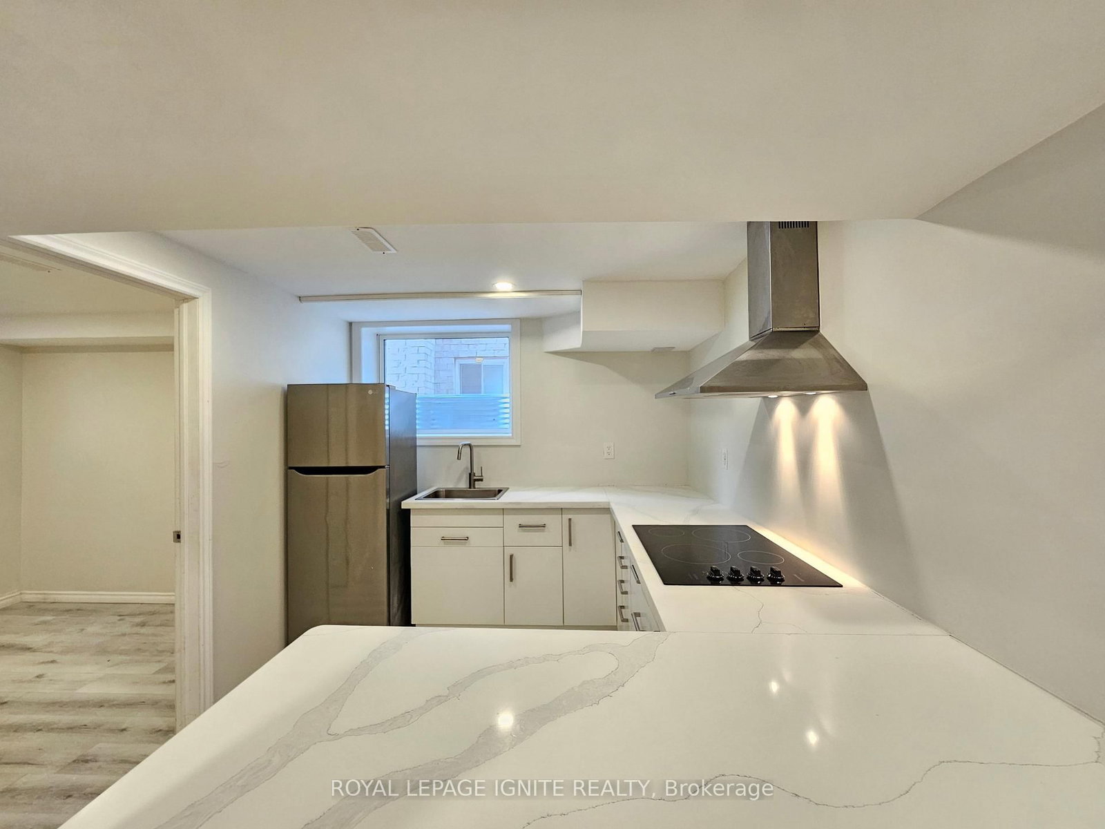 669 Sweetwater Crescent, Unit Bsmt - Photo 5