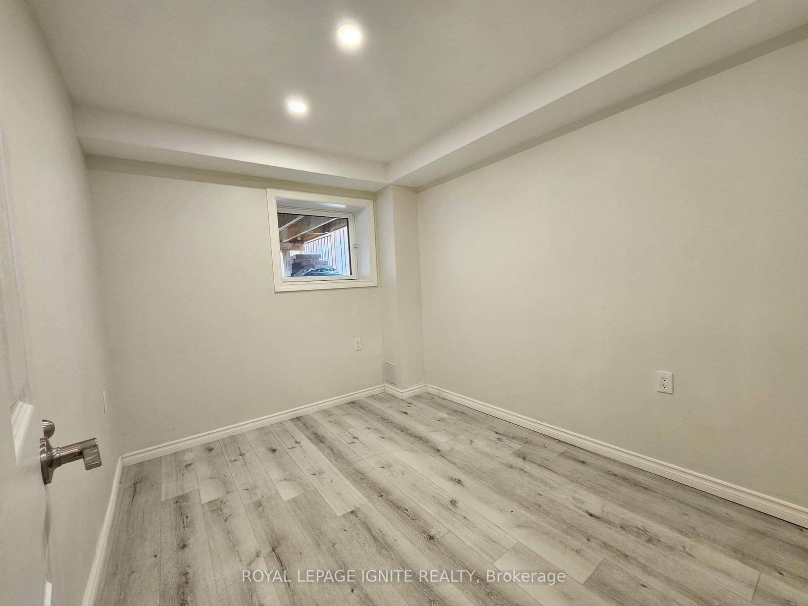 669 Sweetwater Crescent, Unit Bsmt - Photo 8