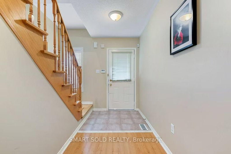 128 Hillwood St, Markham, L6C 0B8 | Image 2