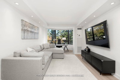 209-7460 Bathurst Street, Vaughan, Ontario image-0-3