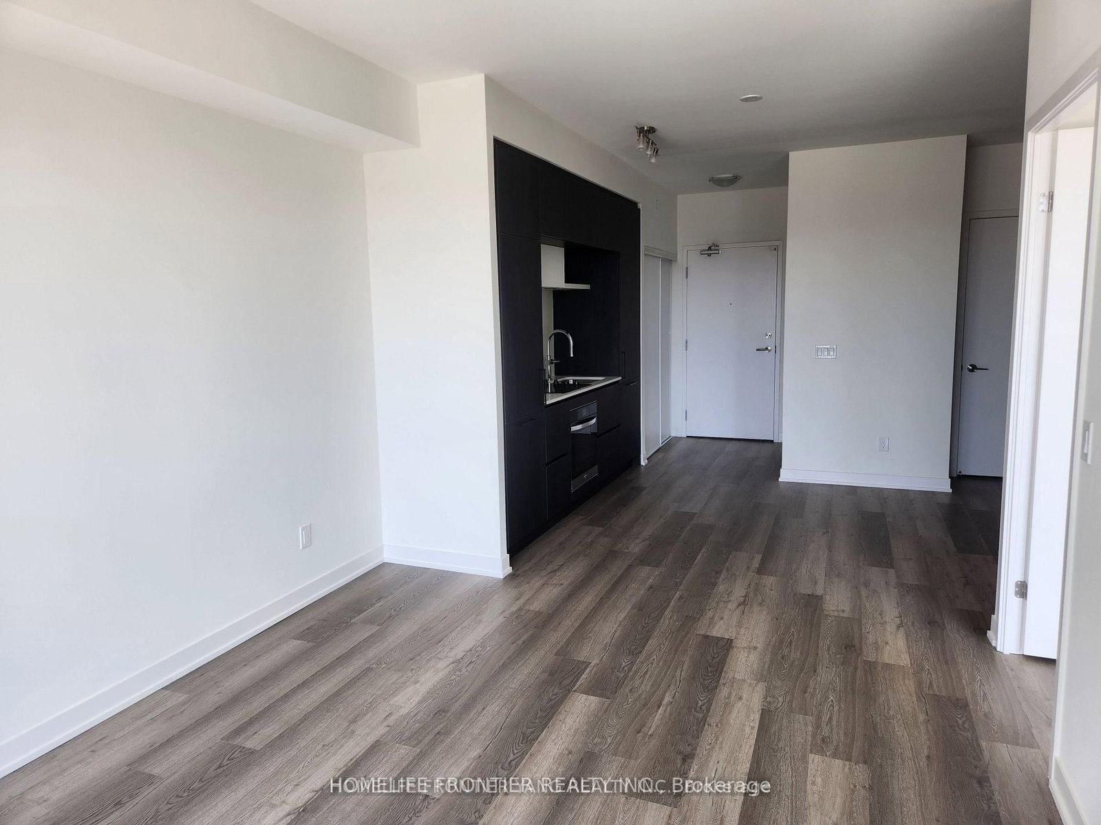 6 David Eyer Road, Unit 417 - Photo 2