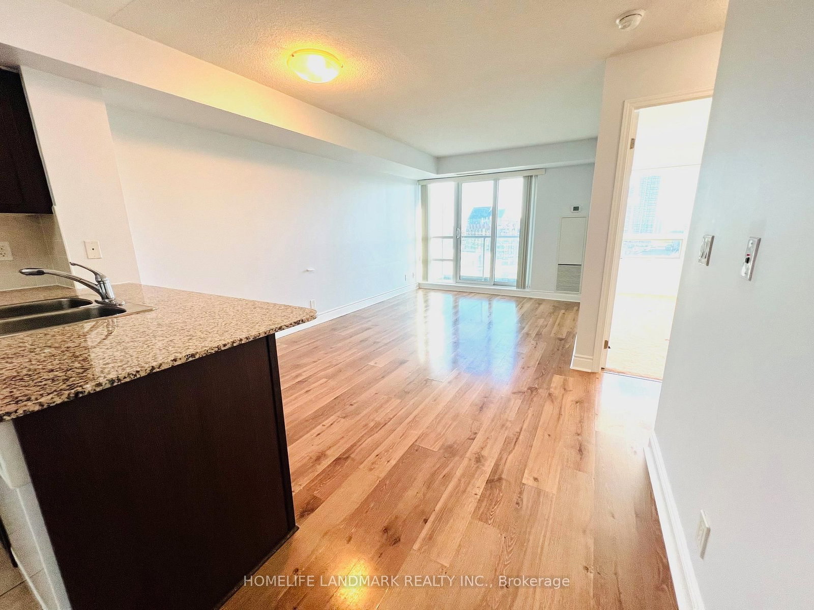 75 South Town Centre Boulevard, Unit 1601 - Photo 3