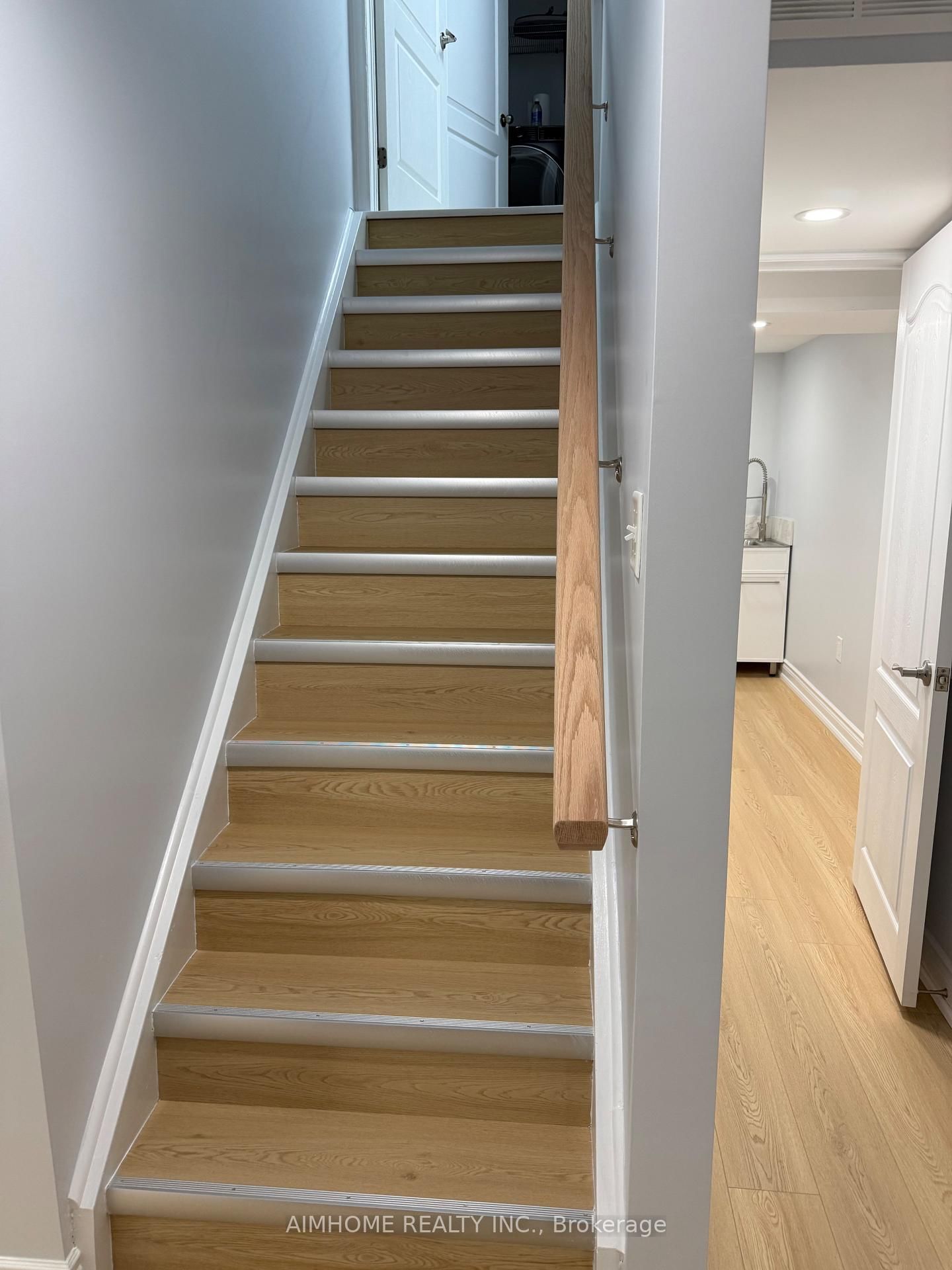 28 Desjardin Drive - Photo 4