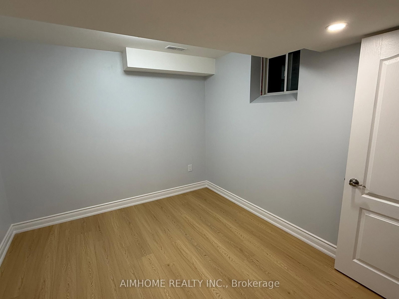 28 Desjardin Drive - Photo 8