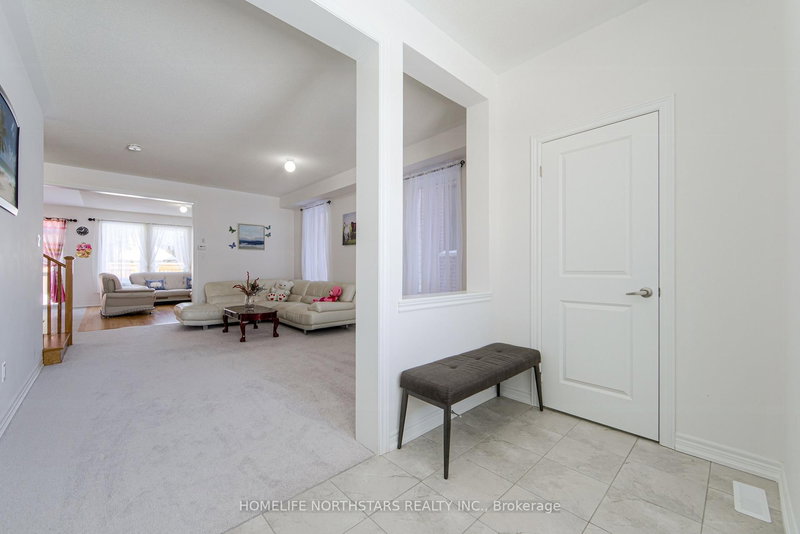 7 Wakefield Blvd, Essa, L3W 0L7 | Image 3