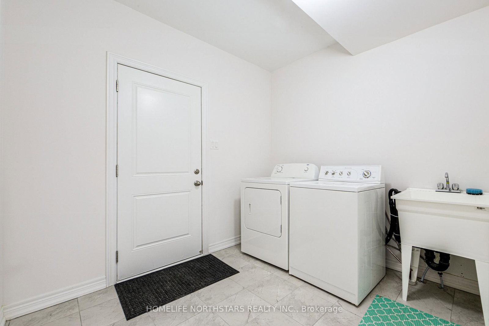 7 Wakefield Boulevard - Photo 31