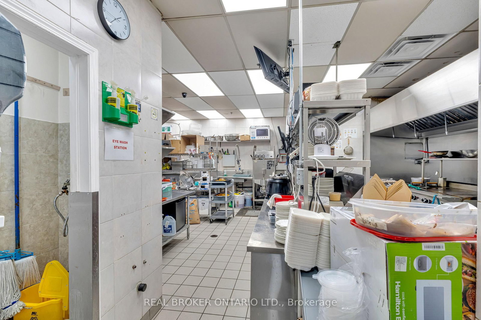 340 Eagle Street W - Photo 17