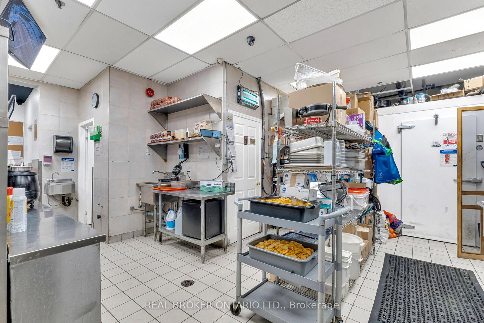 340 Eagle Street W - Photo 18