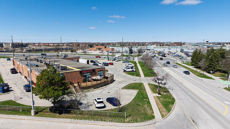 340 Eagle St W, Newmarket, L3Y 7M7 | Image 3