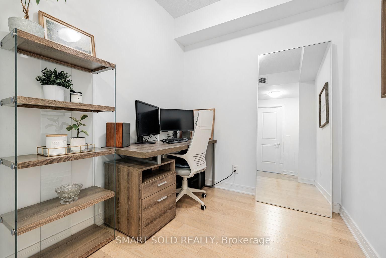 9199 Yonge Street, Unit SE403 - Photo 11