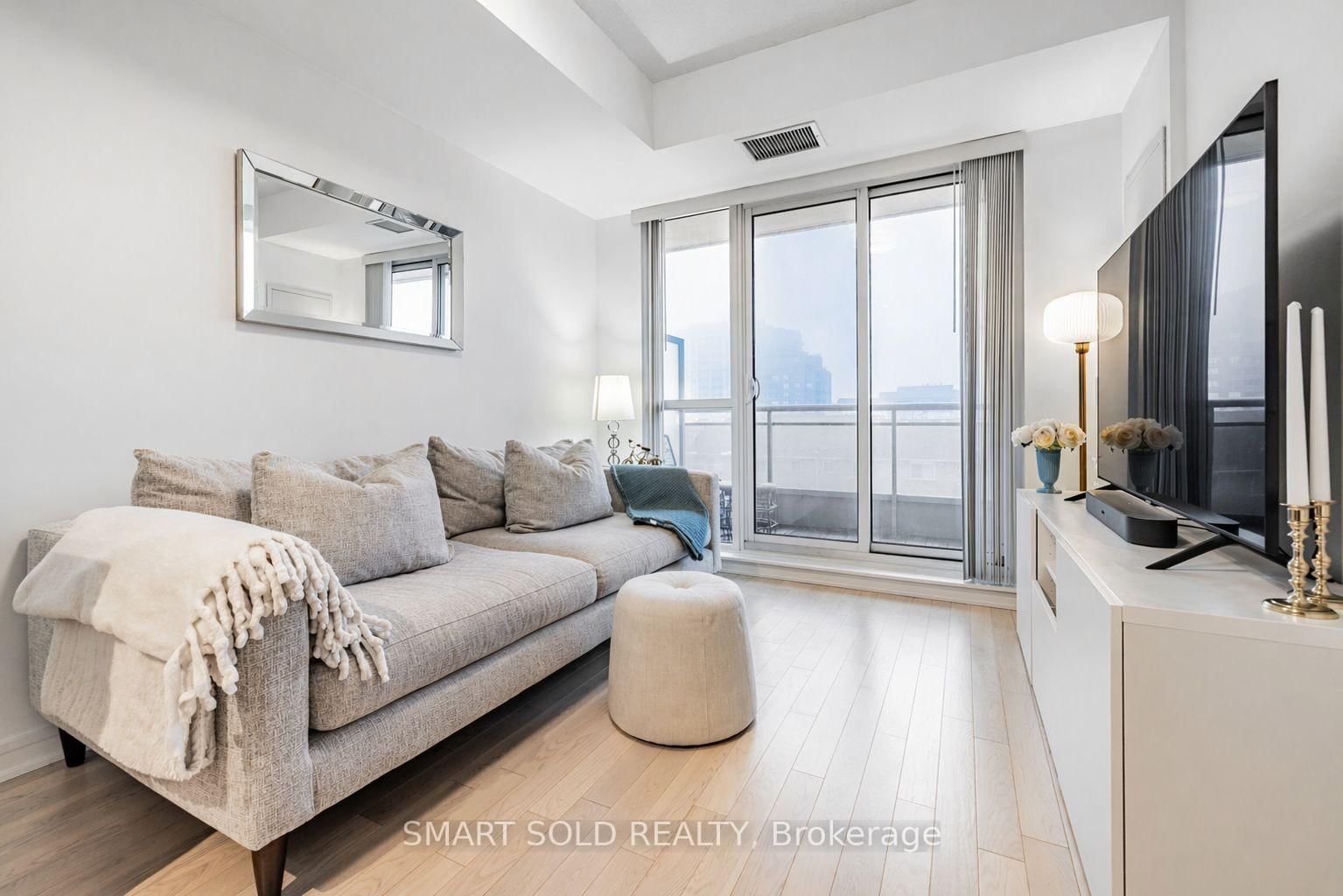 9199 Yonge Street, Unit SE403 - Photo 3