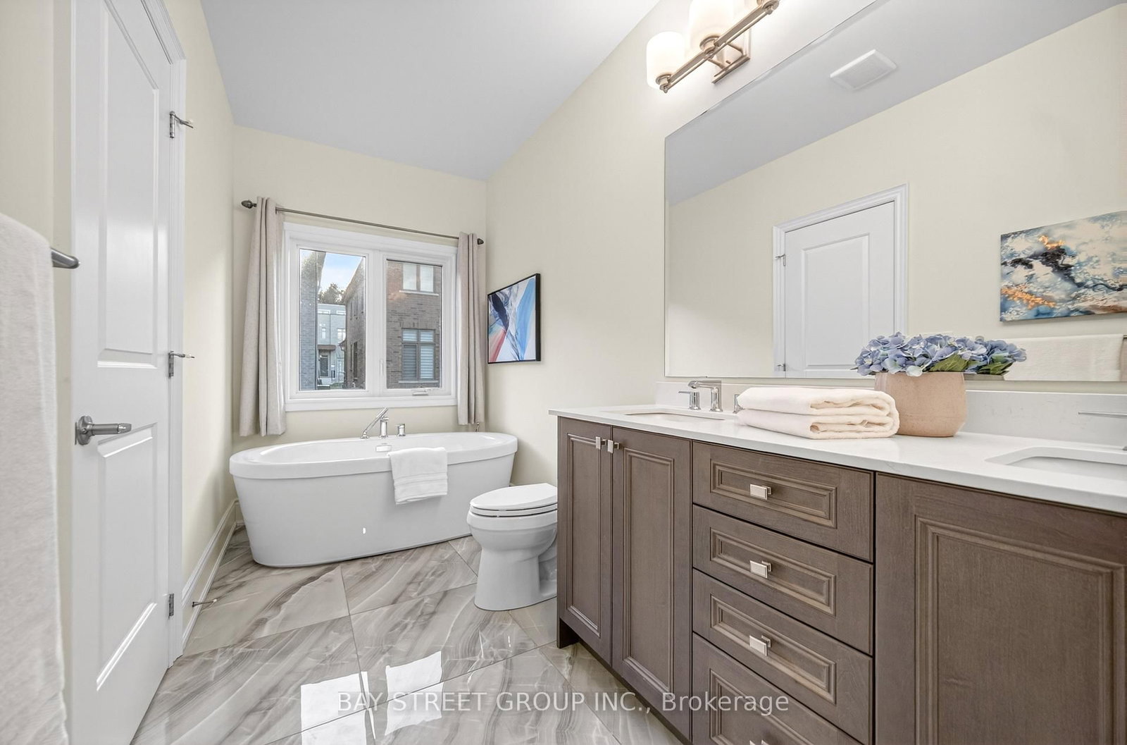 Detached House for sale at 40 Meteorite Street, Richmond Hill, Ontario, L4C 4L9 - Observatory - MLS: N13023354