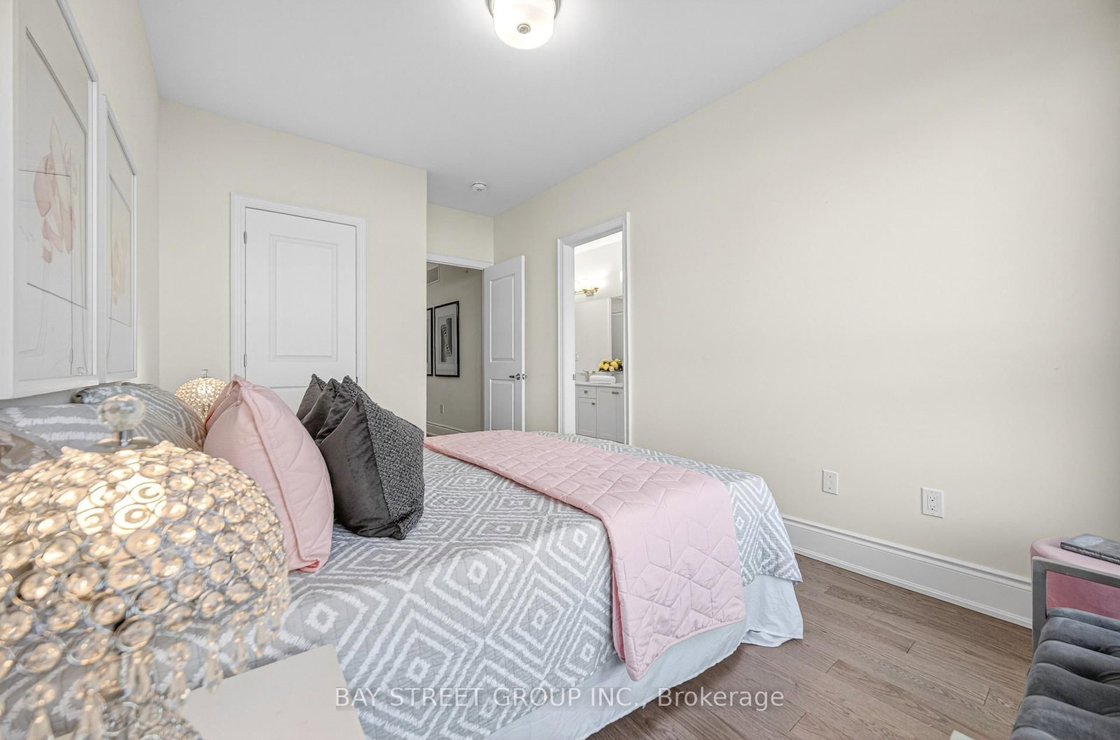 Detached House for sale at 40 Meteorite Street, Richmond Hill, Ontario, L4C 4L9 - Observatory - MLS: N13023354