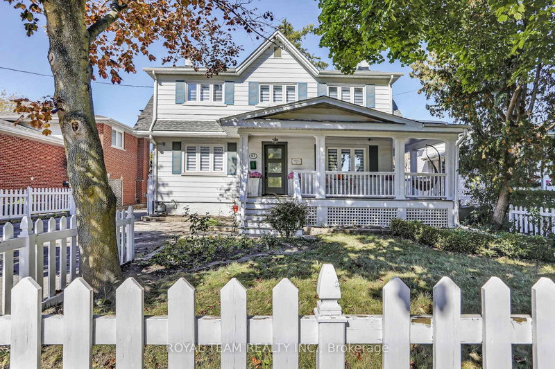 97 Centre St E, Richmond Hill, L4C 1A3 | Image 3