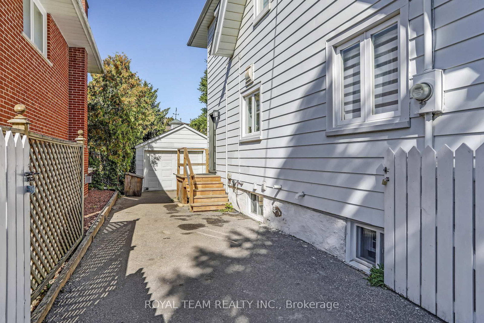 97 Centre Street E - Photo 37