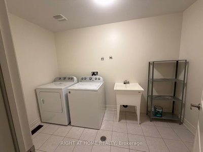 9 - 9 STRAWCUTTER Gate | Vaughan | Image