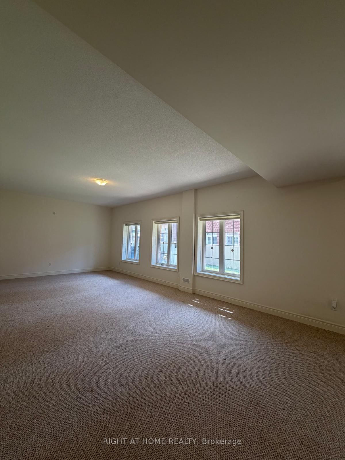 9 STRAWCUTTER Gate, Unit 9 - Photo 8