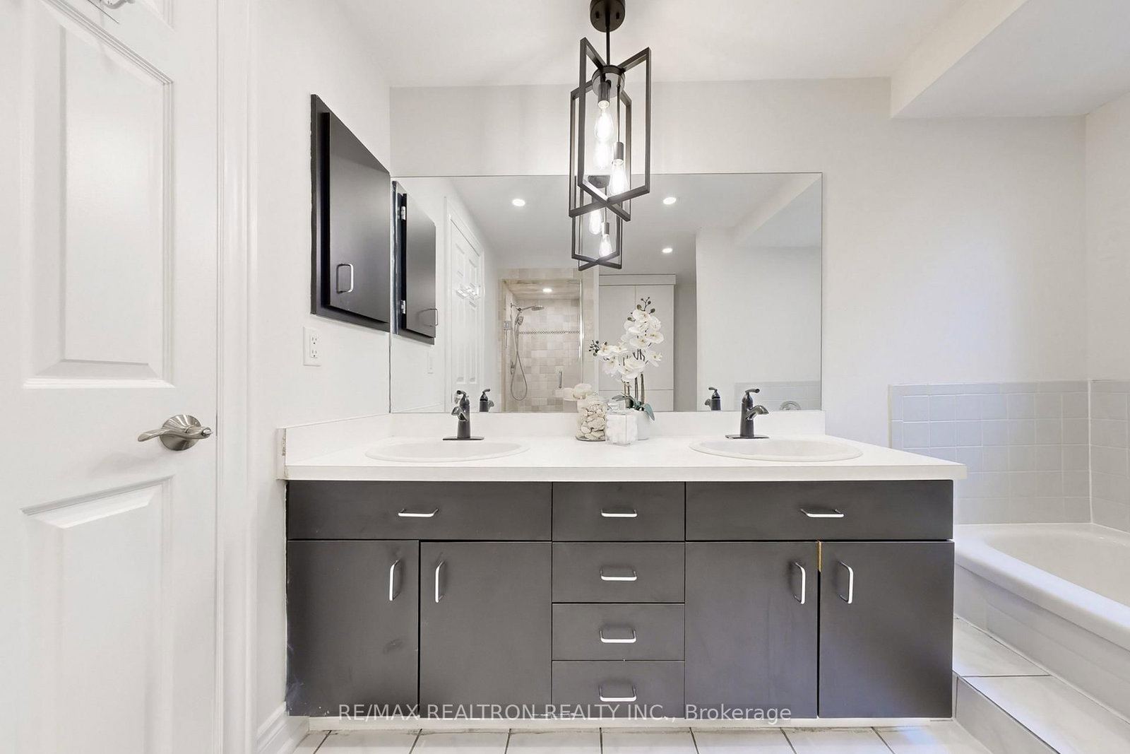 Detached House for sale at 147 Mcmorran Crescent, Vaughan, Ontario, L4J 2T4 - Brownridge - MLS: N13023484