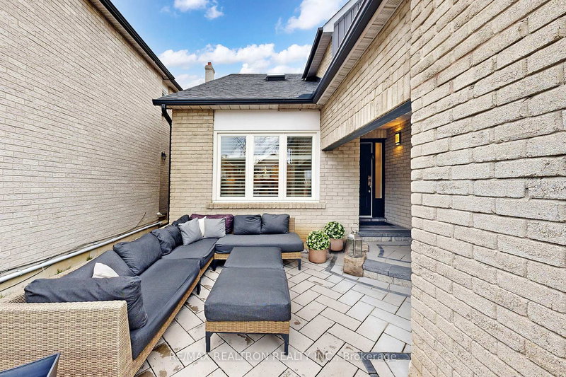 147 Mcmorran Cres, Vaughan, L4J 2T4 | Image 3
