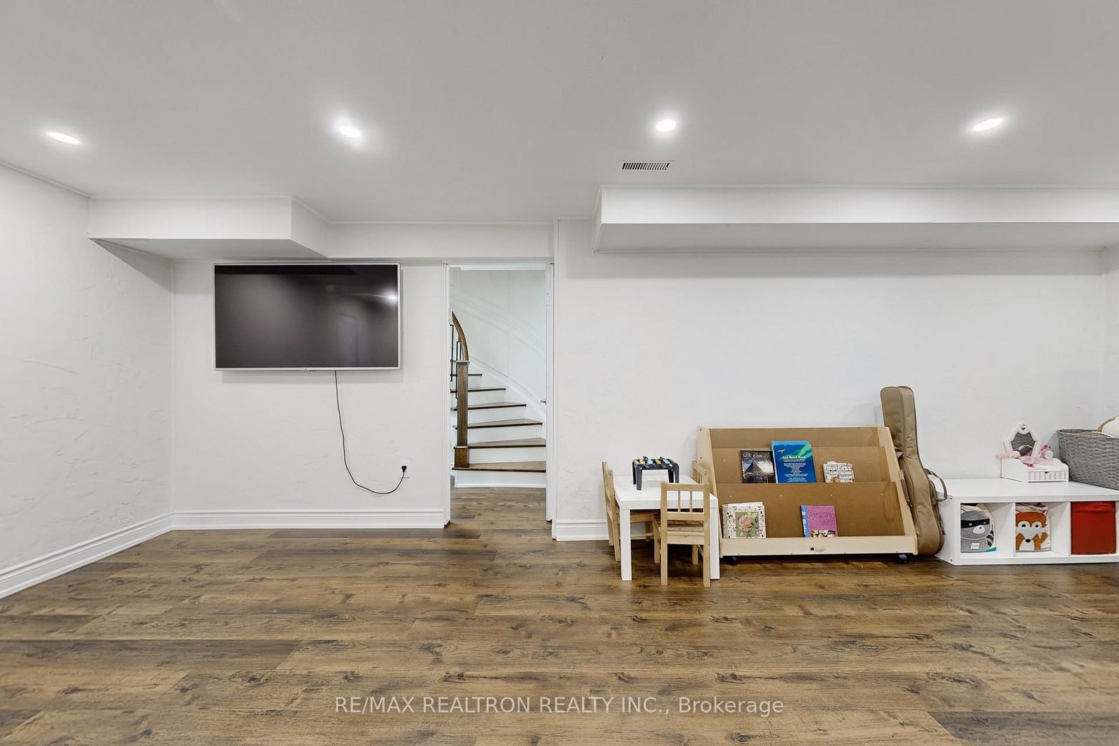 Detached House for sale at 147 Mcmorran Crescent, Vaughan, Ontario, L4J 2T4 - Brownridge - MLS: N13023484